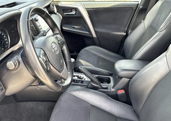 Toyota RAV4 cena 99900 przebieg: 131170, rok produkcji 2017 z Skoki małe 172
